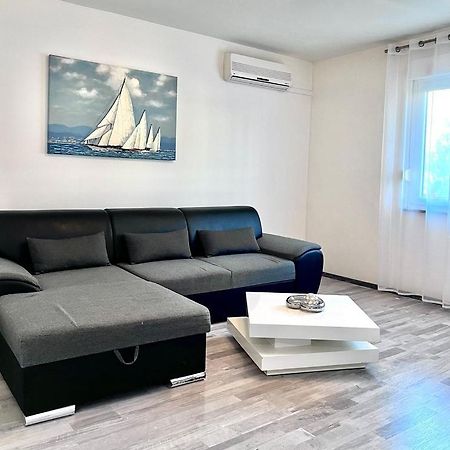 Luana Lux Apartment Пула Экстерьер фото
